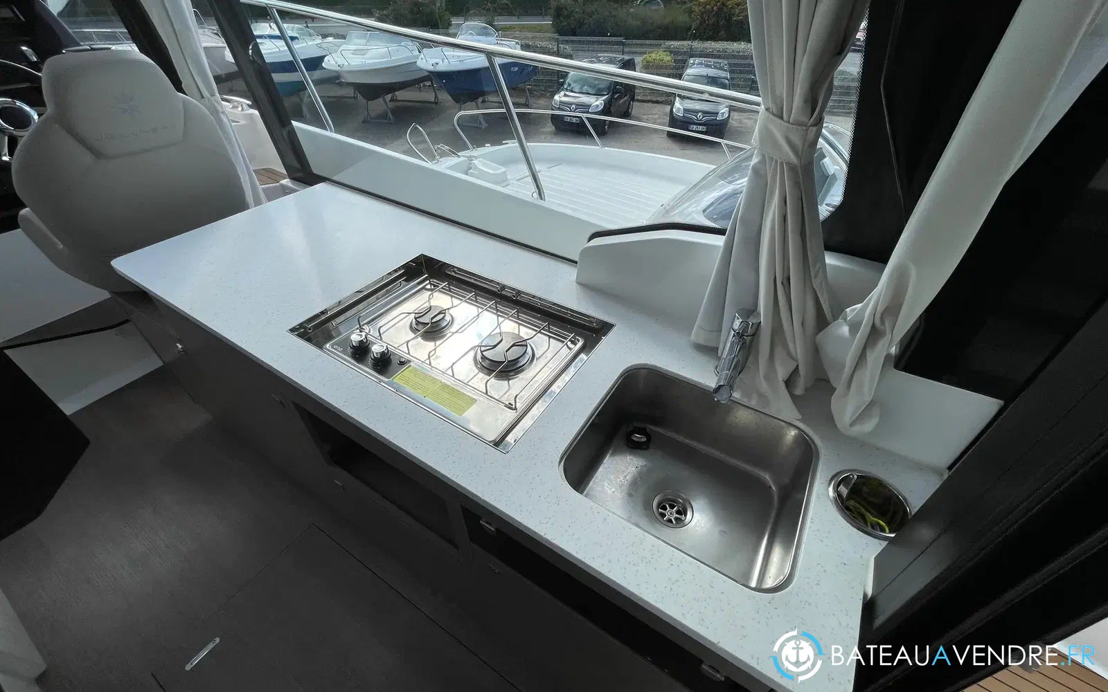 slider 12 Jeanneau Merry Fisher 1095 coupé