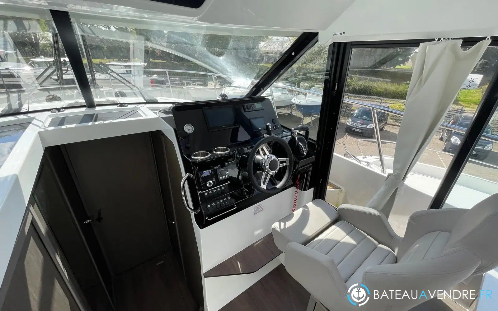 slider 14 Jeanneau Merry Fisher 1095 coupé
