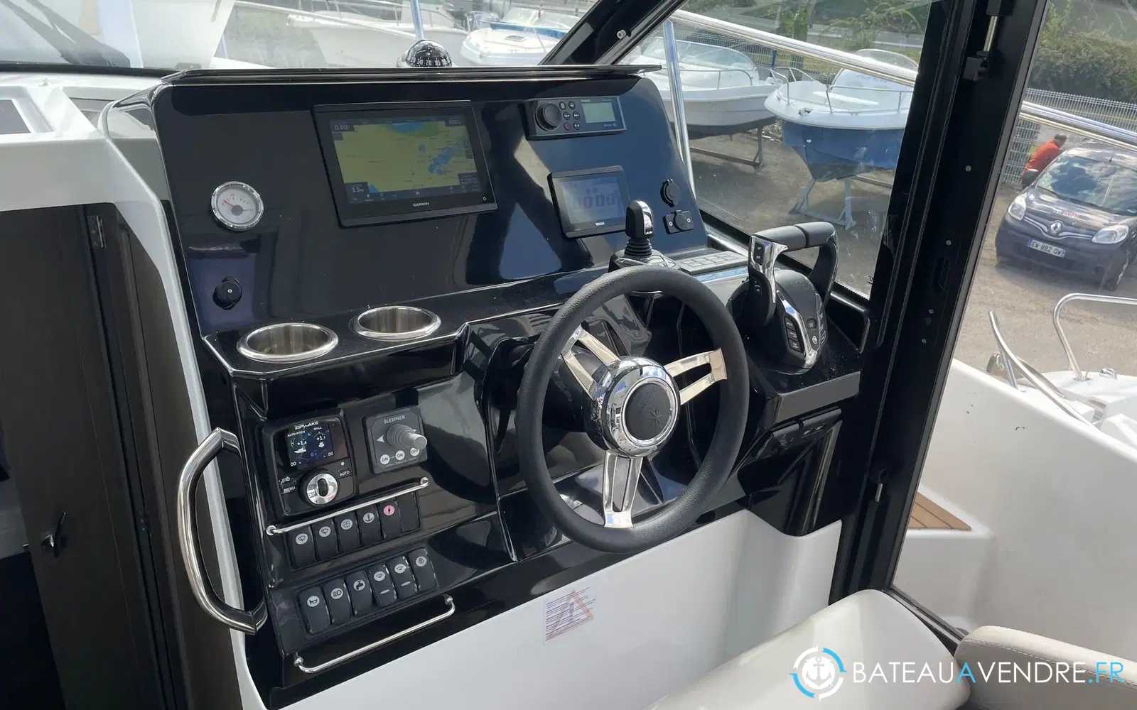 slider 15 Jeanneau Merry Fisher 1095 coupé