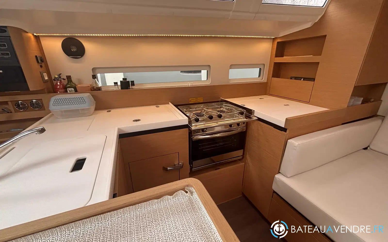 slider 9 Jeanneau Sun Odyssey 410