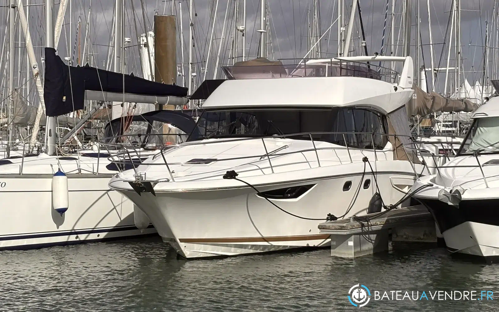 slider 2 Prestige Yachts 400 Fly