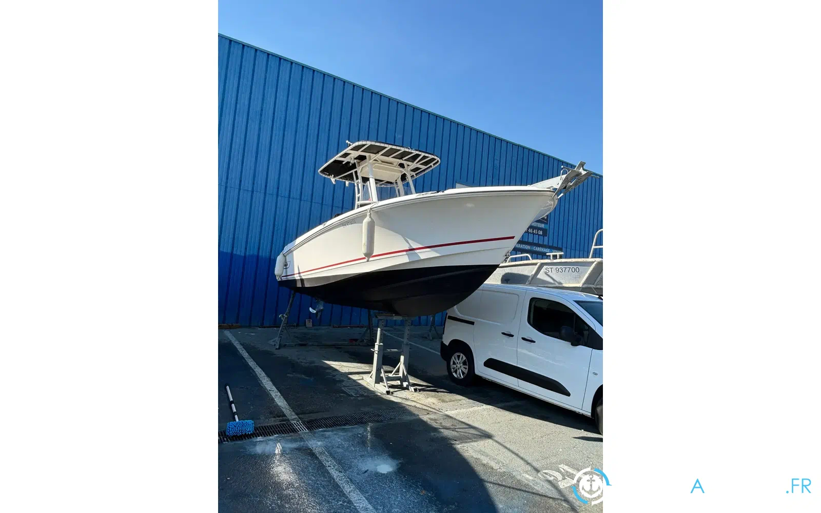 slider 0 Boston Whaler 230 Outrage