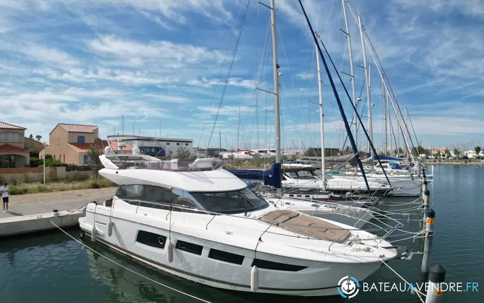 slider 0 Prestige Yachts 500 Fly