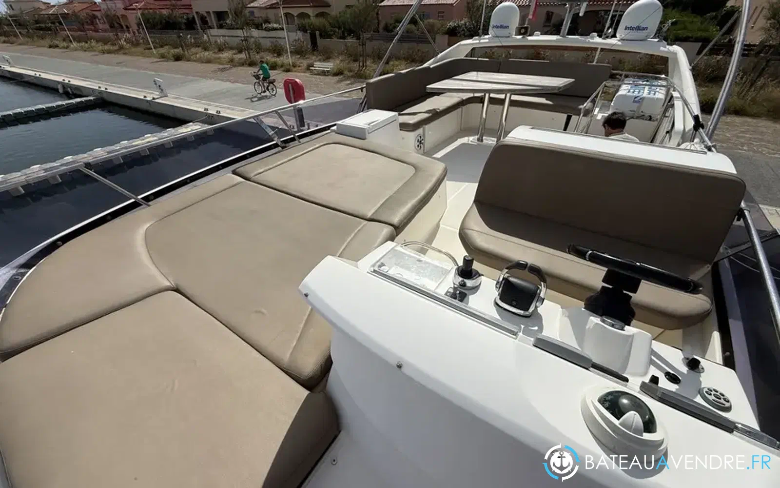 slider 12 Prestige Yachts 500 Fly