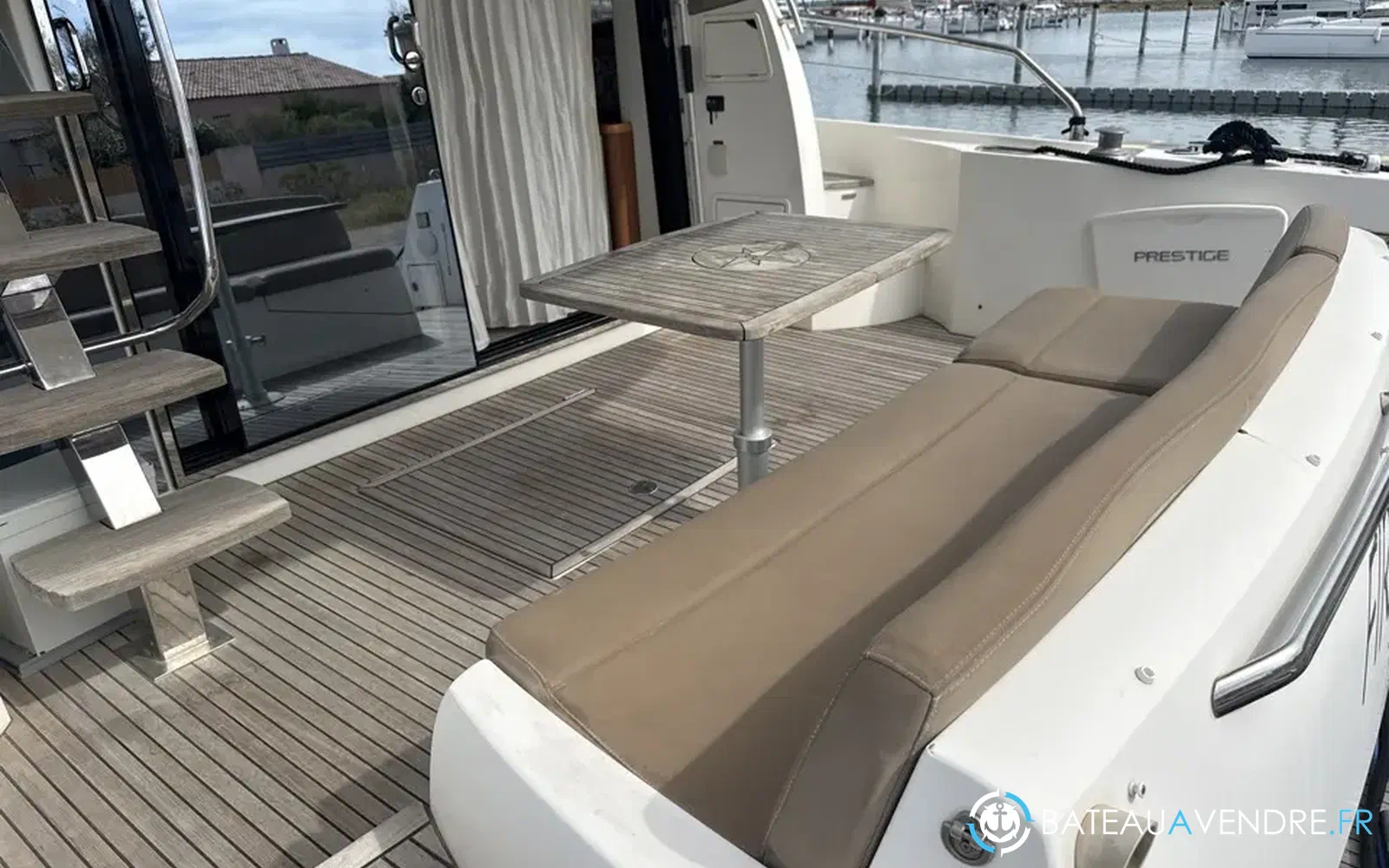 slider 19 Prestige Yachts 500 Fly