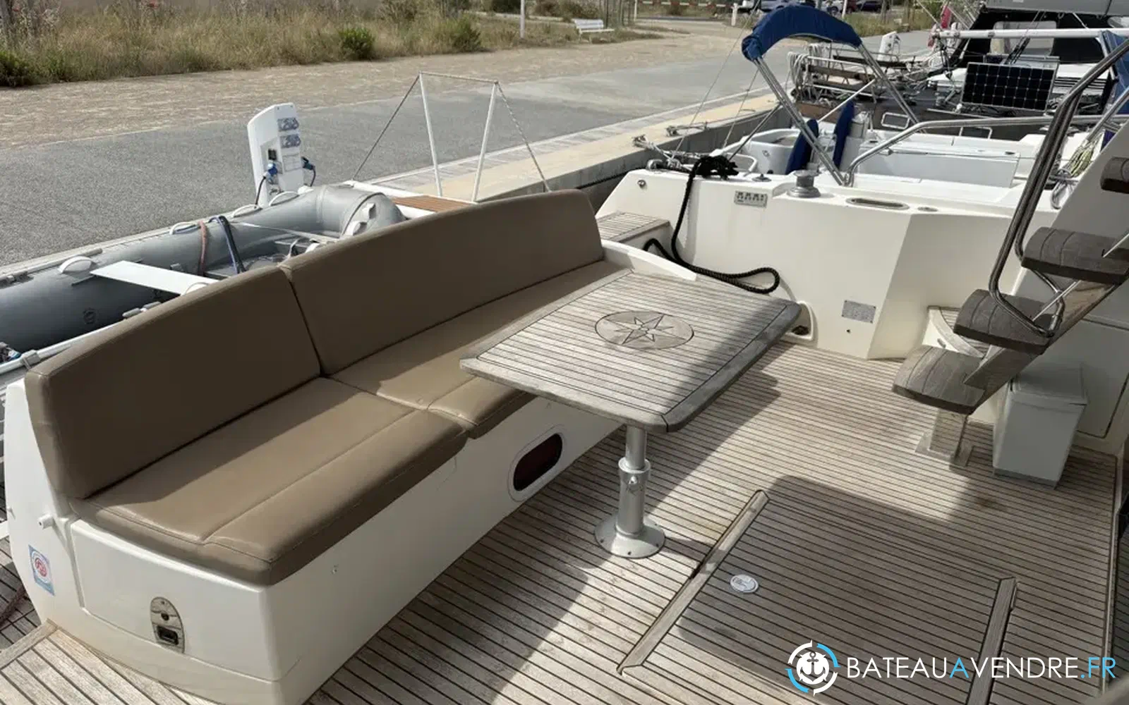 slider 21 Prestige Yachts 500 Fly