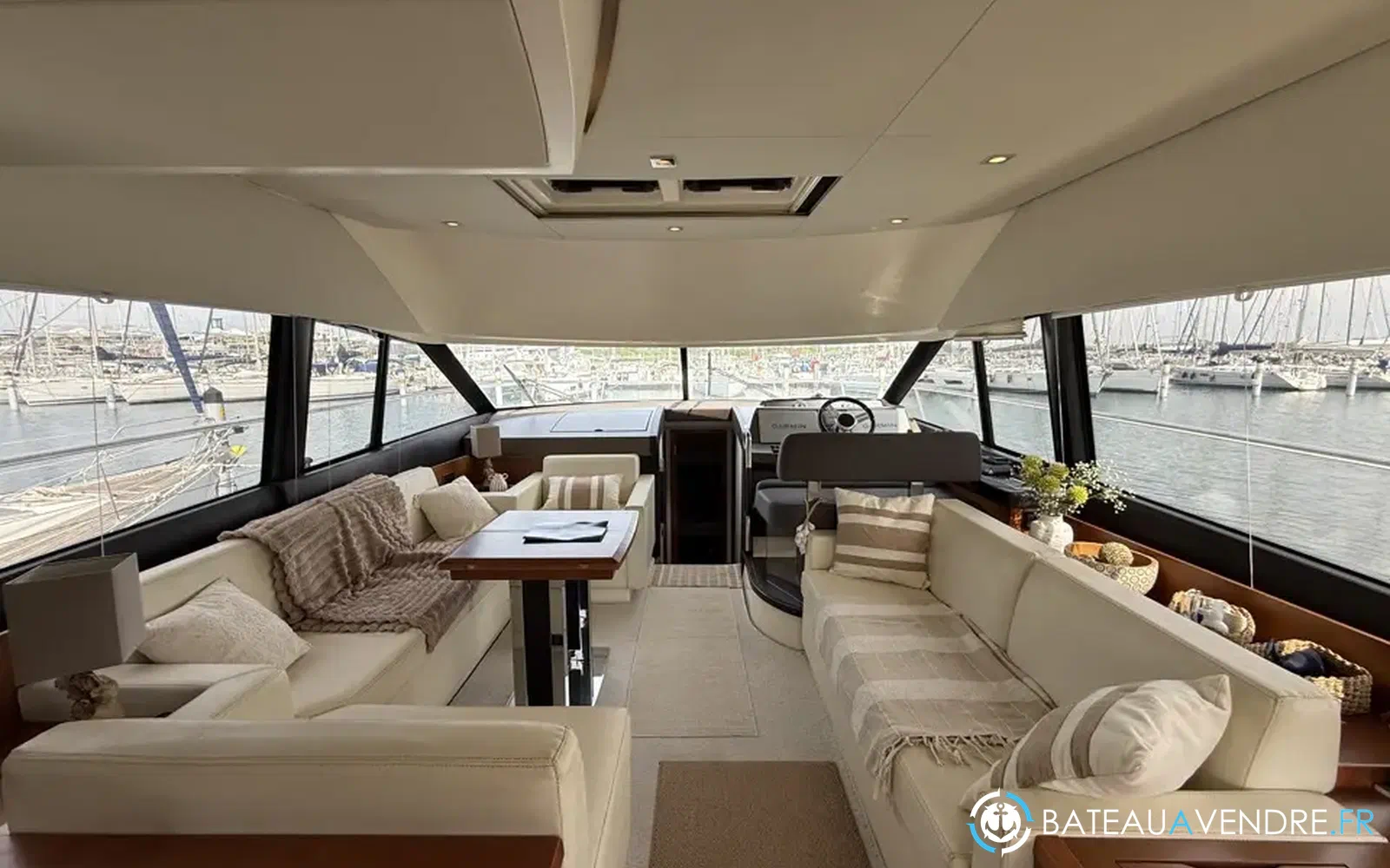 slider 25 Prestige Yachts 500 Fly