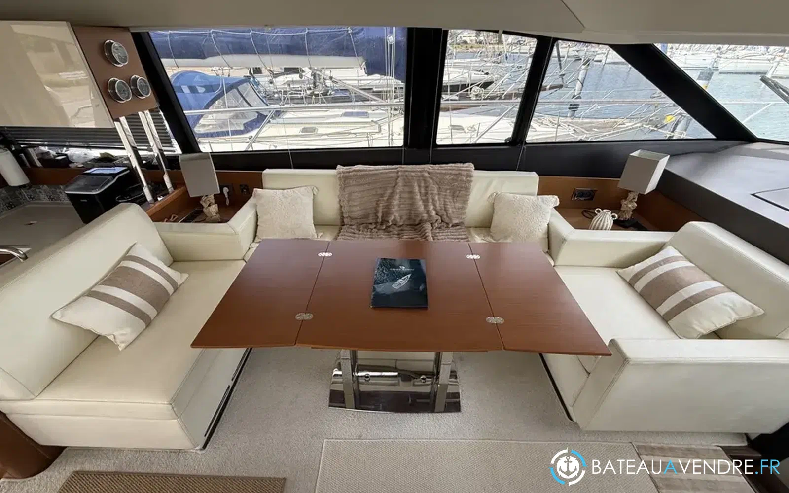 slider 26 Prestige Yachts 500 Fly