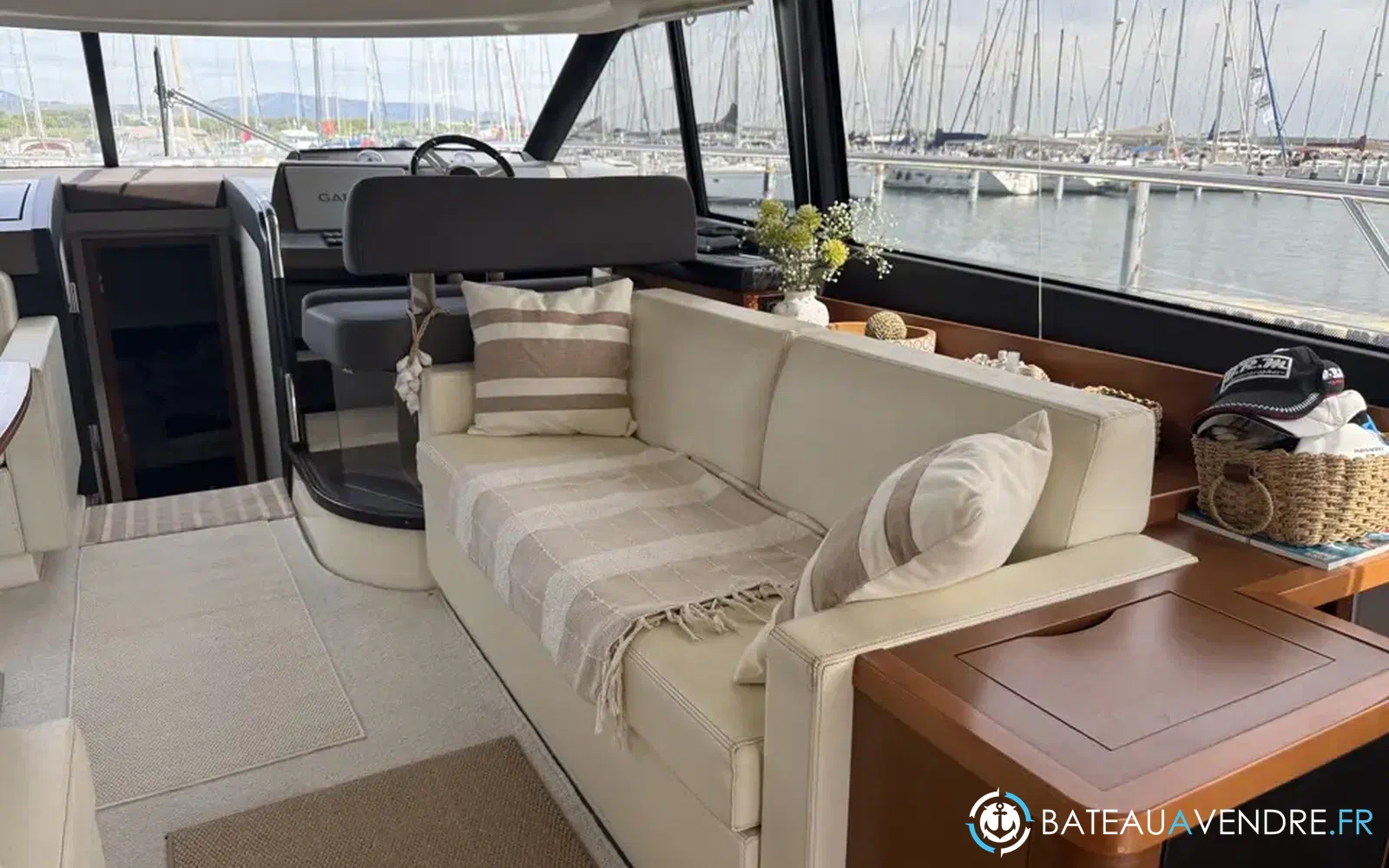 slider 27 Prestige Yachts 500 Fly