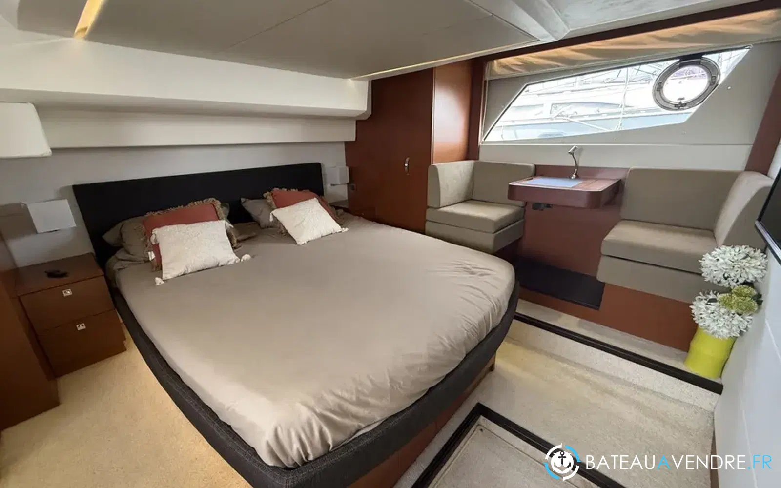 slider 33 Prestige Yachts 500 Fly