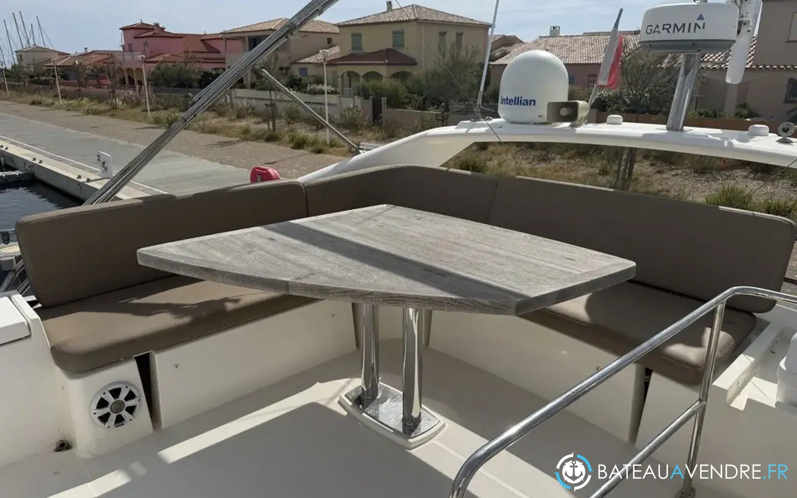 slider 6 Prestige Yachts 500 Fly
