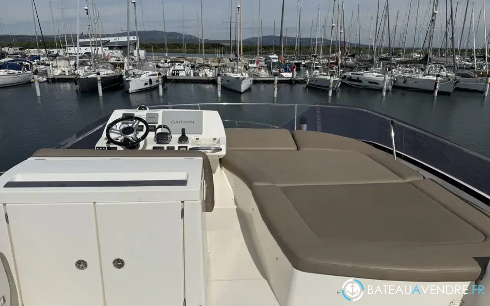 slider 7 Prestige Yachts 500 Fly