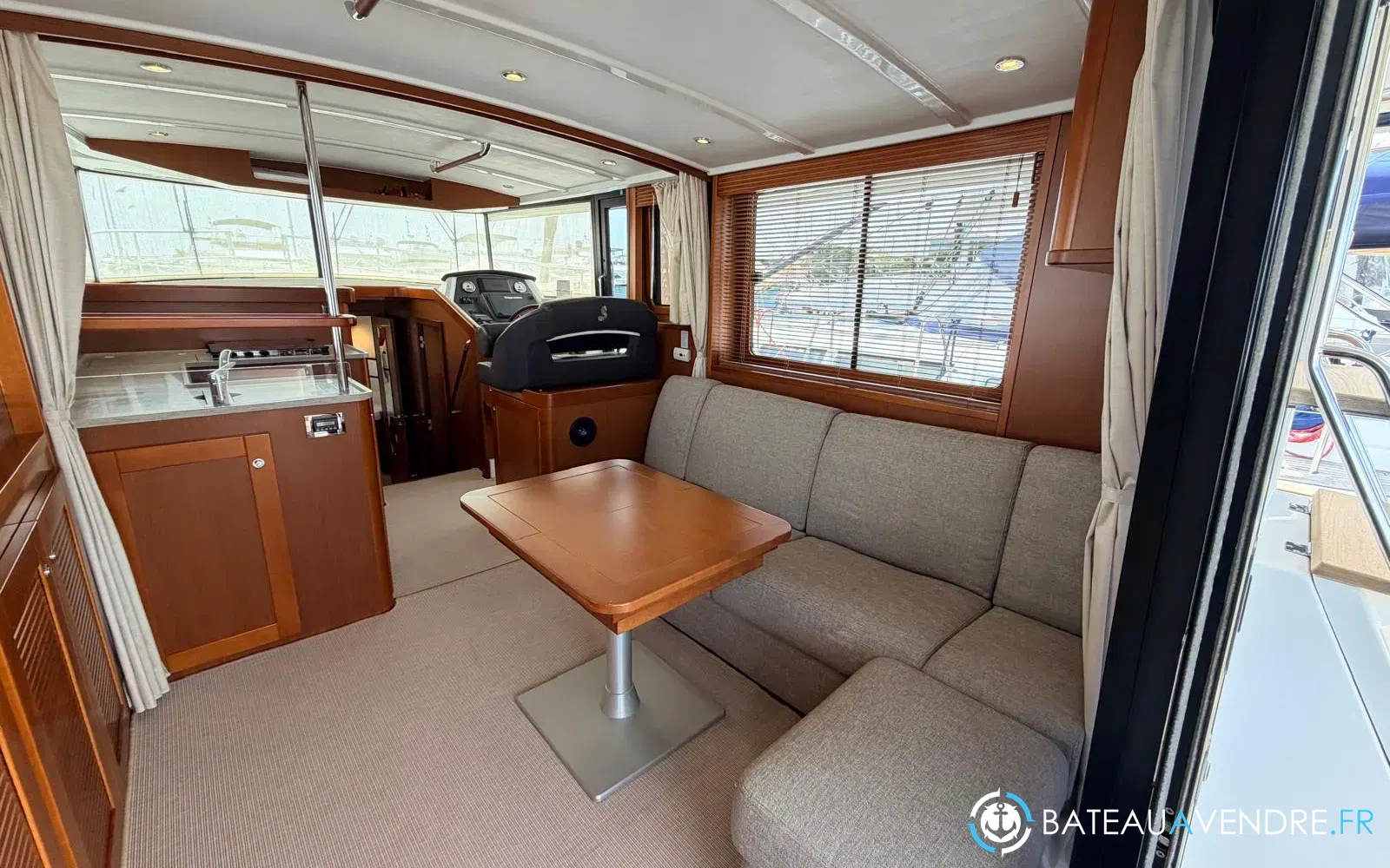 slider 9 Beneteau Swift Trawler 44