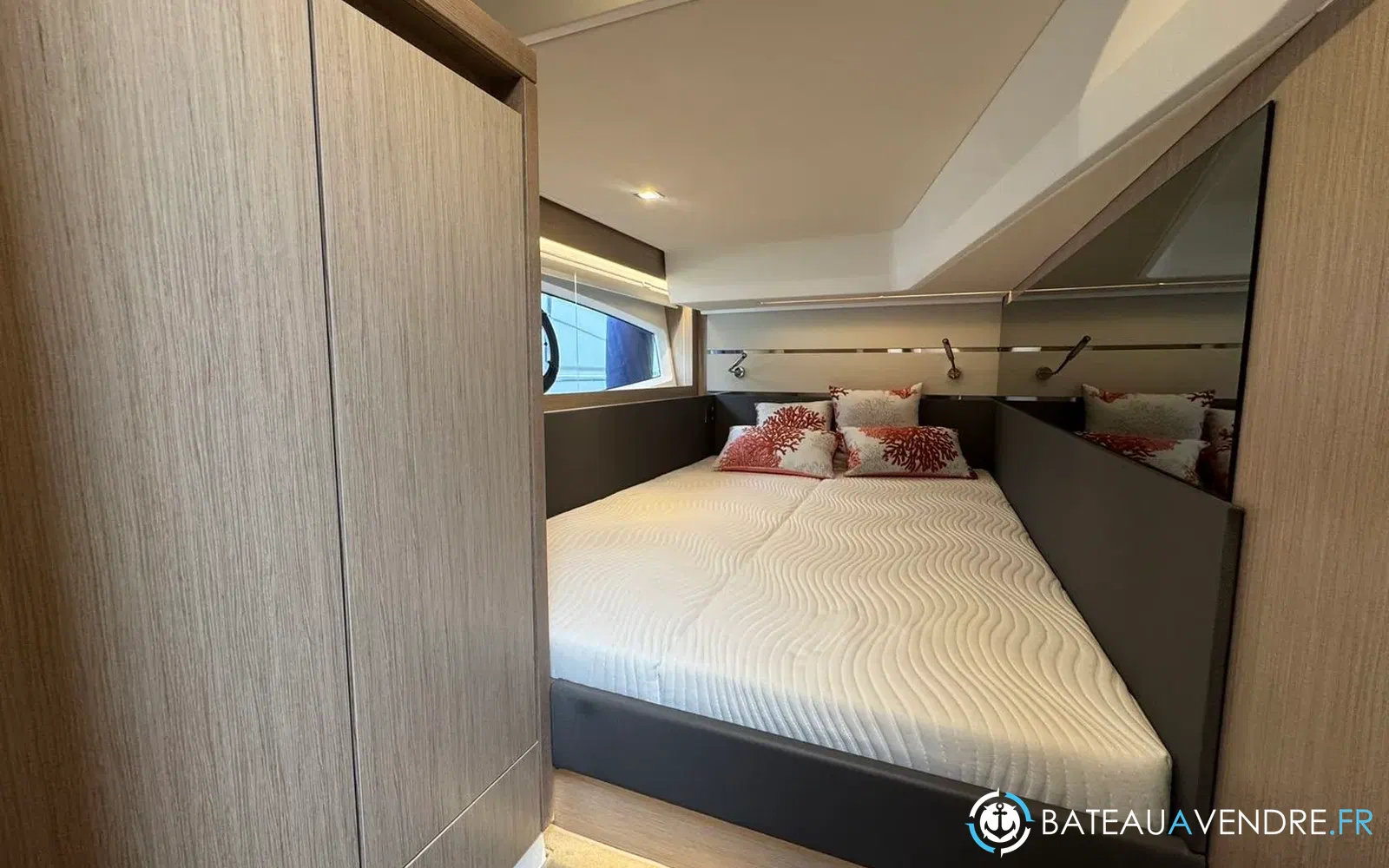 slider 23 Sealine F430