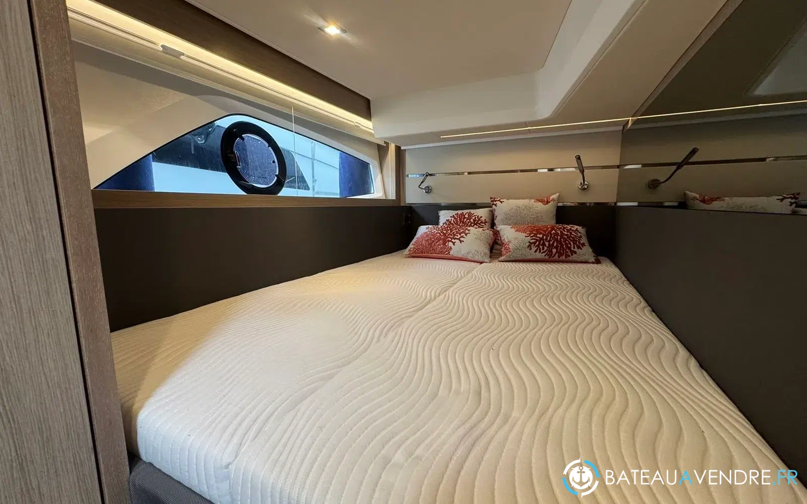 slider 22 Sealine F430