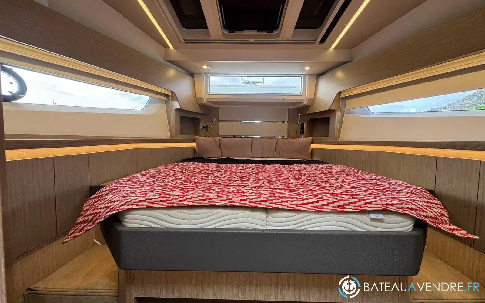 slider 19 Sealine F430