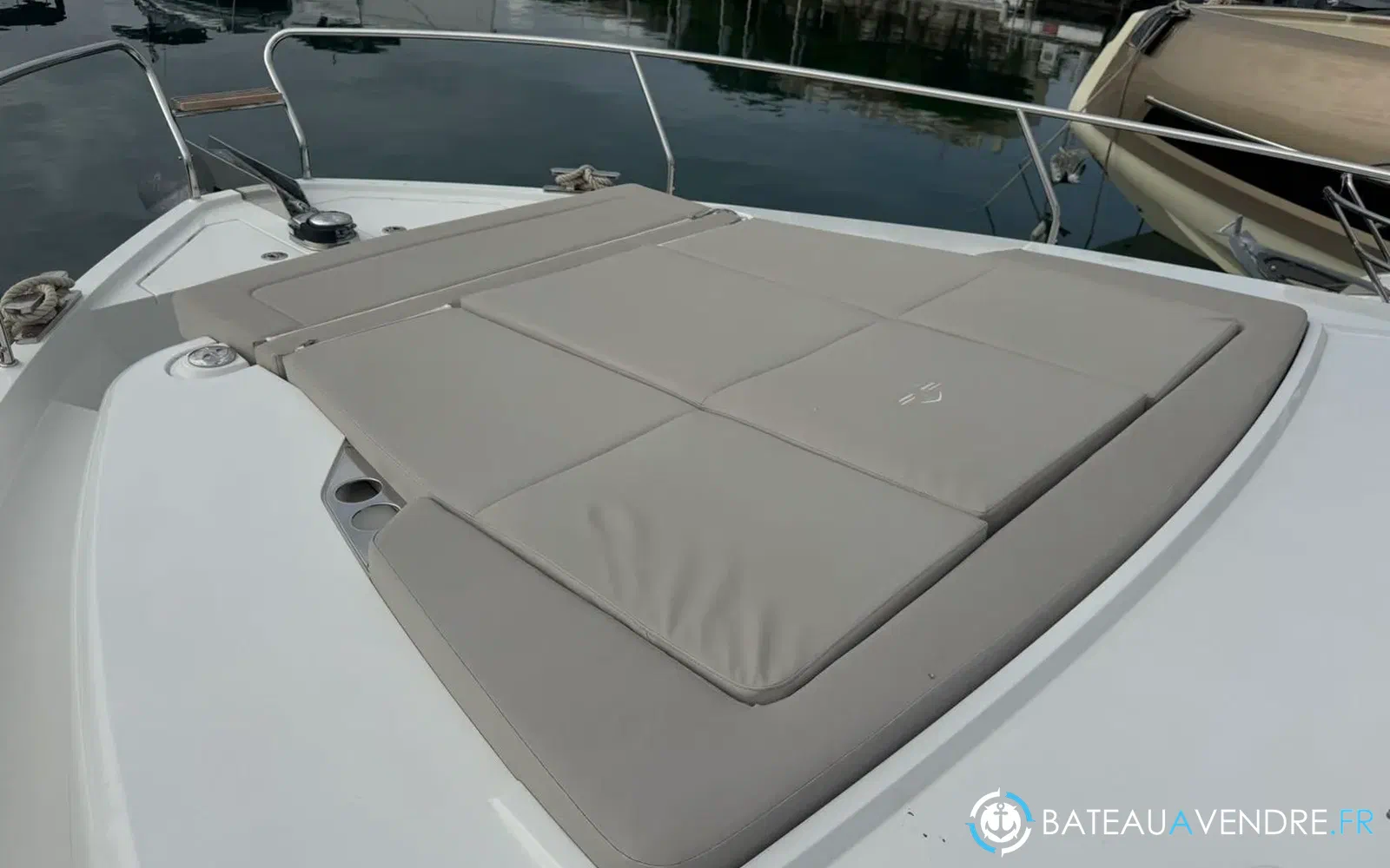 slider 4 Sealine F430