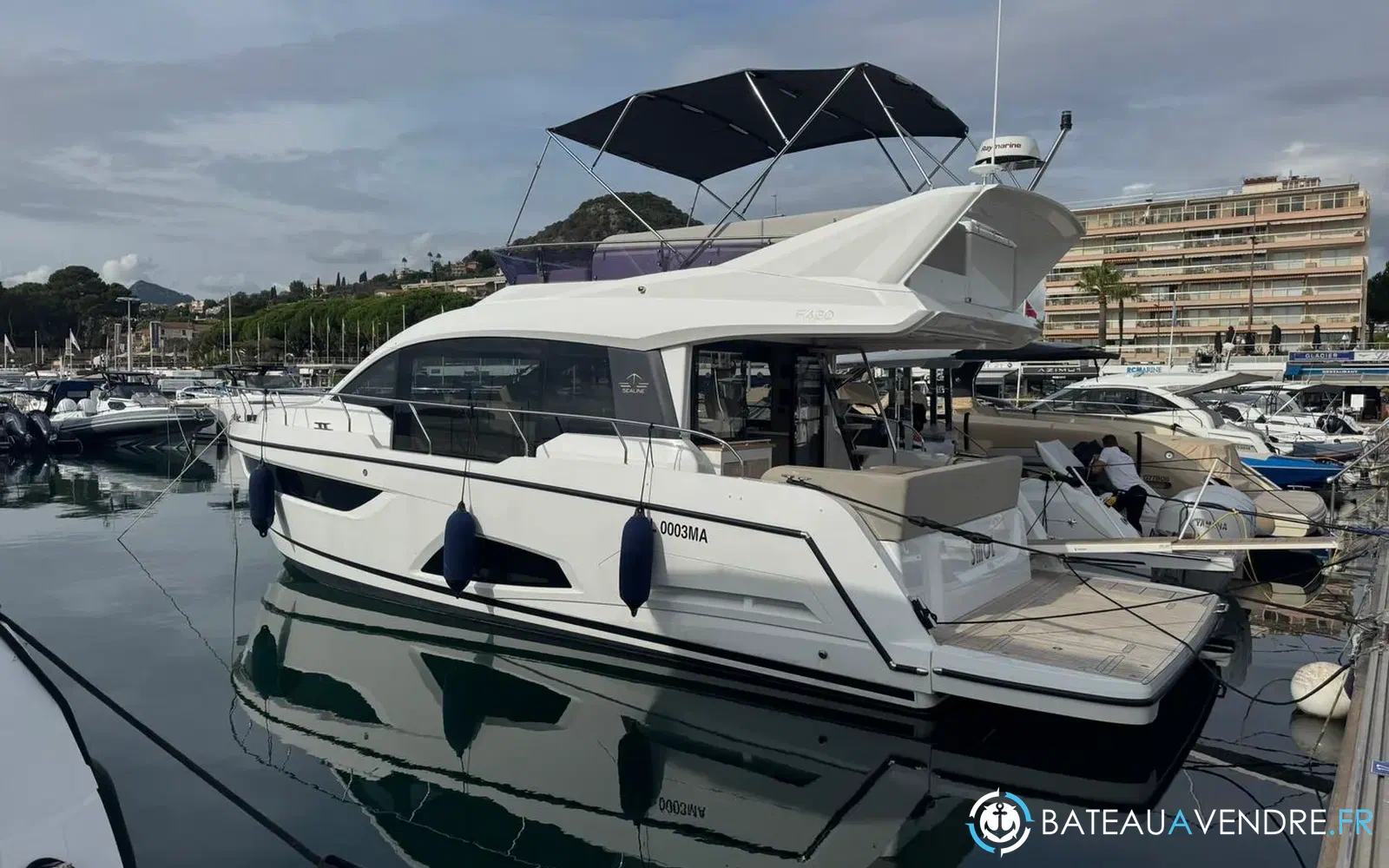 slider 0 Sealine F430
