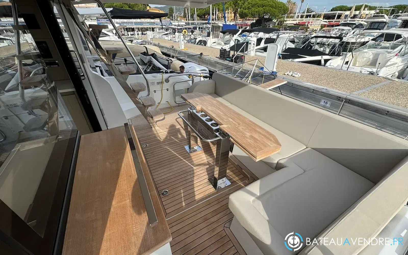 slider 2 Sealine F430
