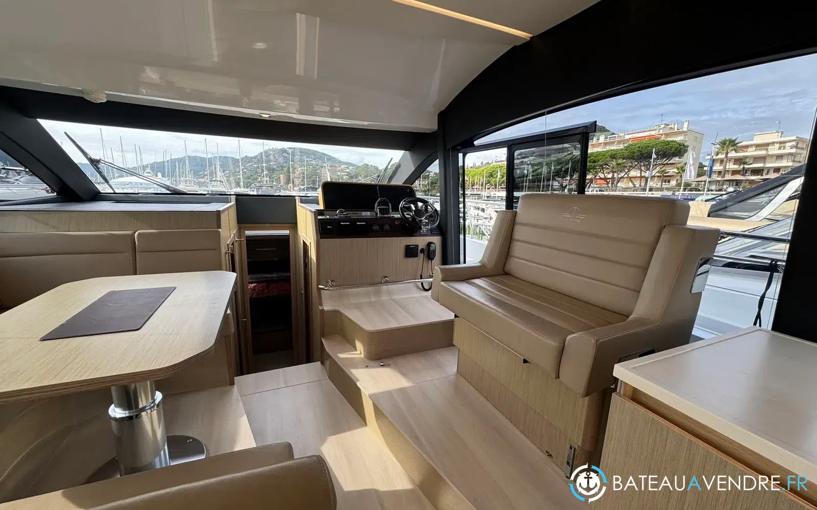 slider 14 Sealine F430