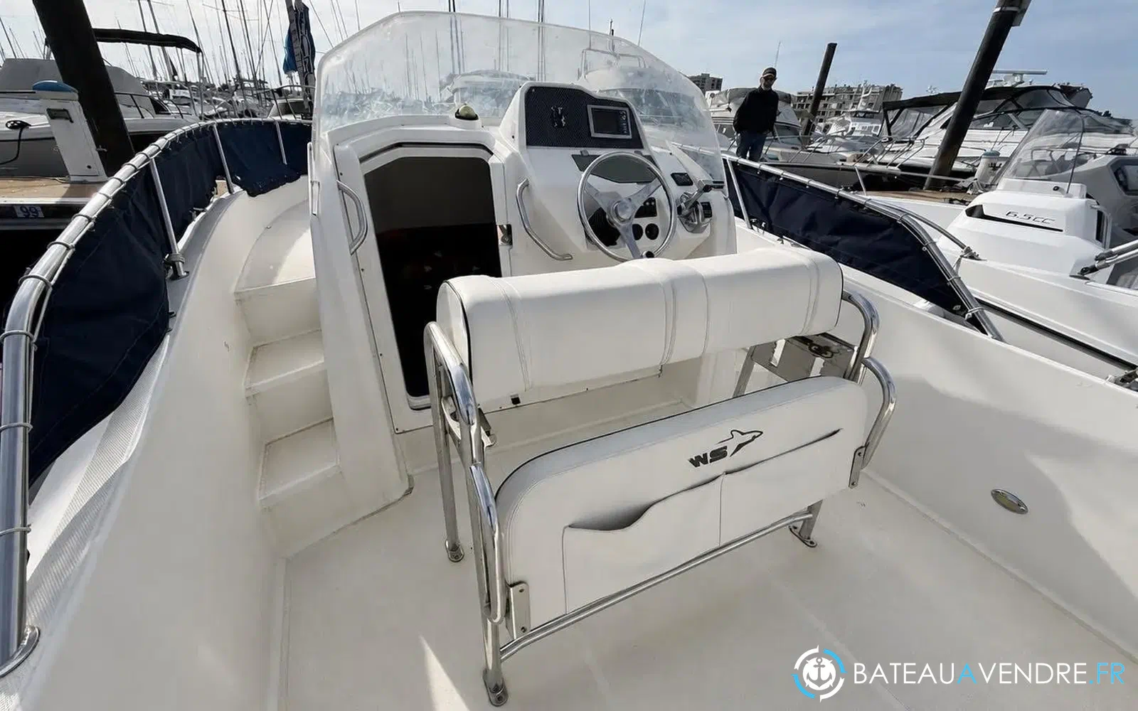 slider 7 Kelt White Shark 228