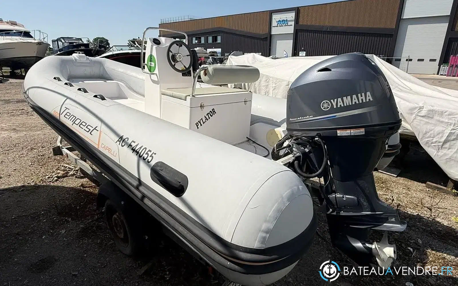 slider 1 Capelli Tempest 500