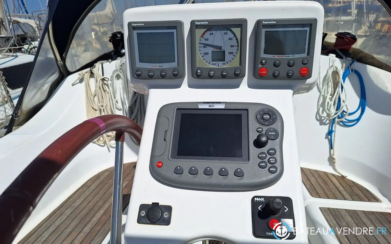slider 11 Beneteau OCEANIS 323 Clipper