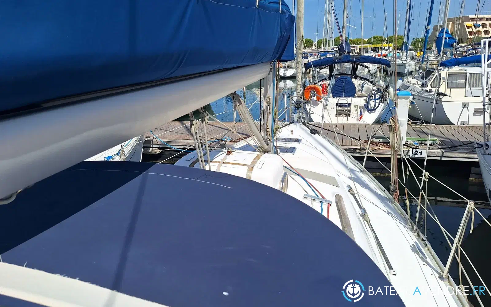 slider 12 Beneteau OCEANIS 323 Clipper
