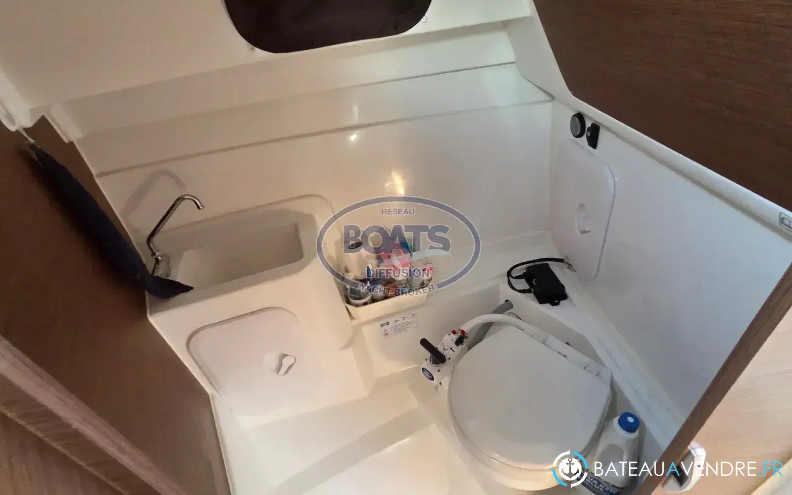 slider 12 Beneteau Antares 7