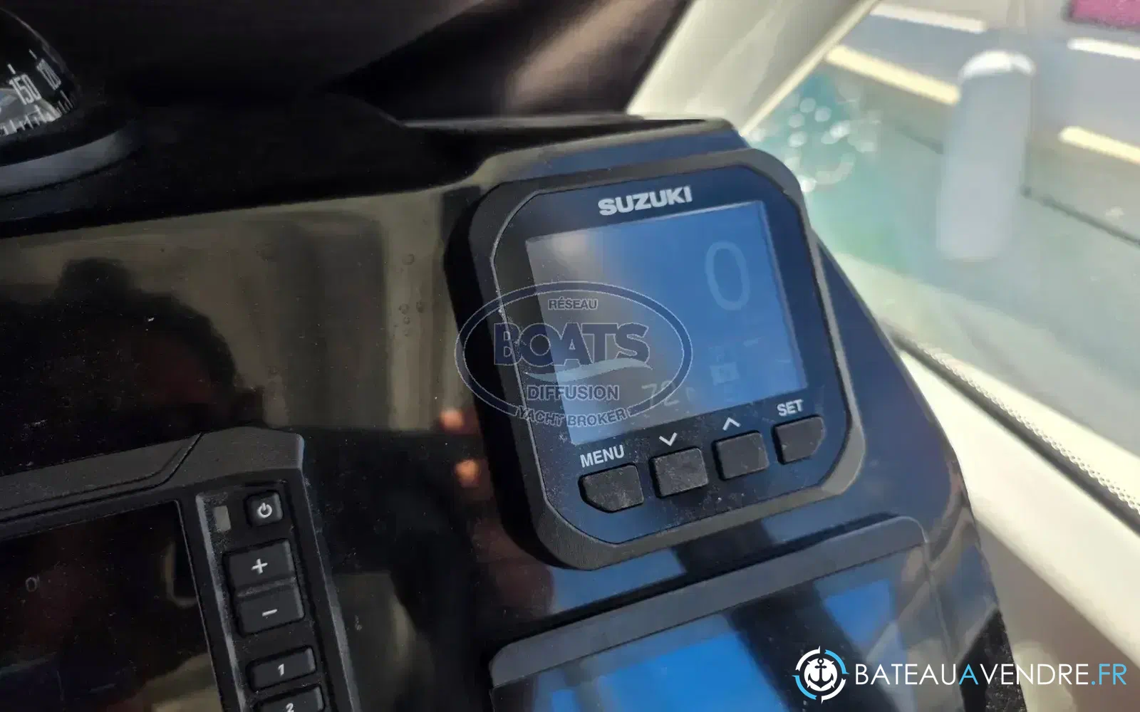 slider 13 Beneteau Antares 7