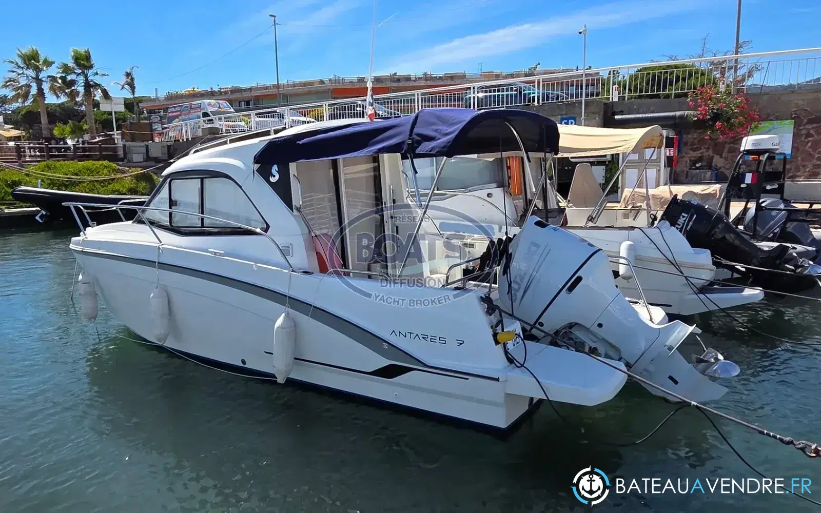 slider 1 Beneteau Antares 7