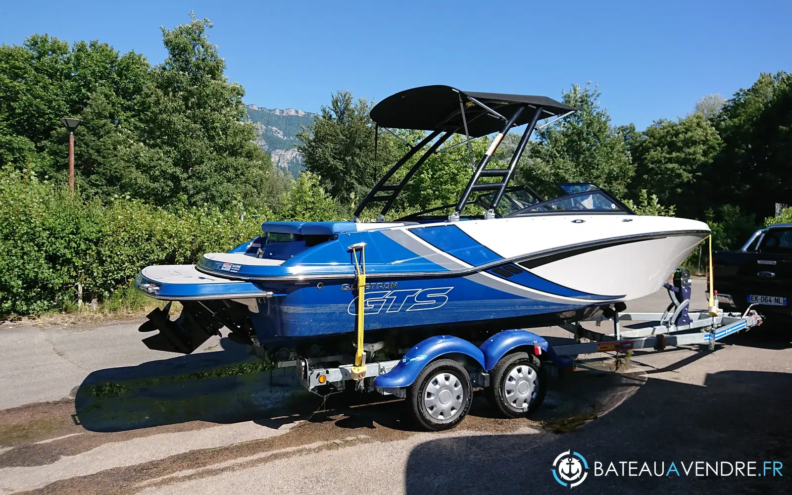 slider 1 Glastron GTS 205