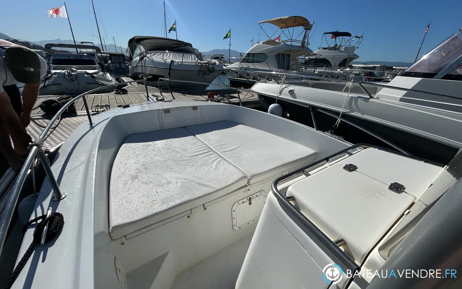 slider 5 Chris Craft Sea Hawk 213