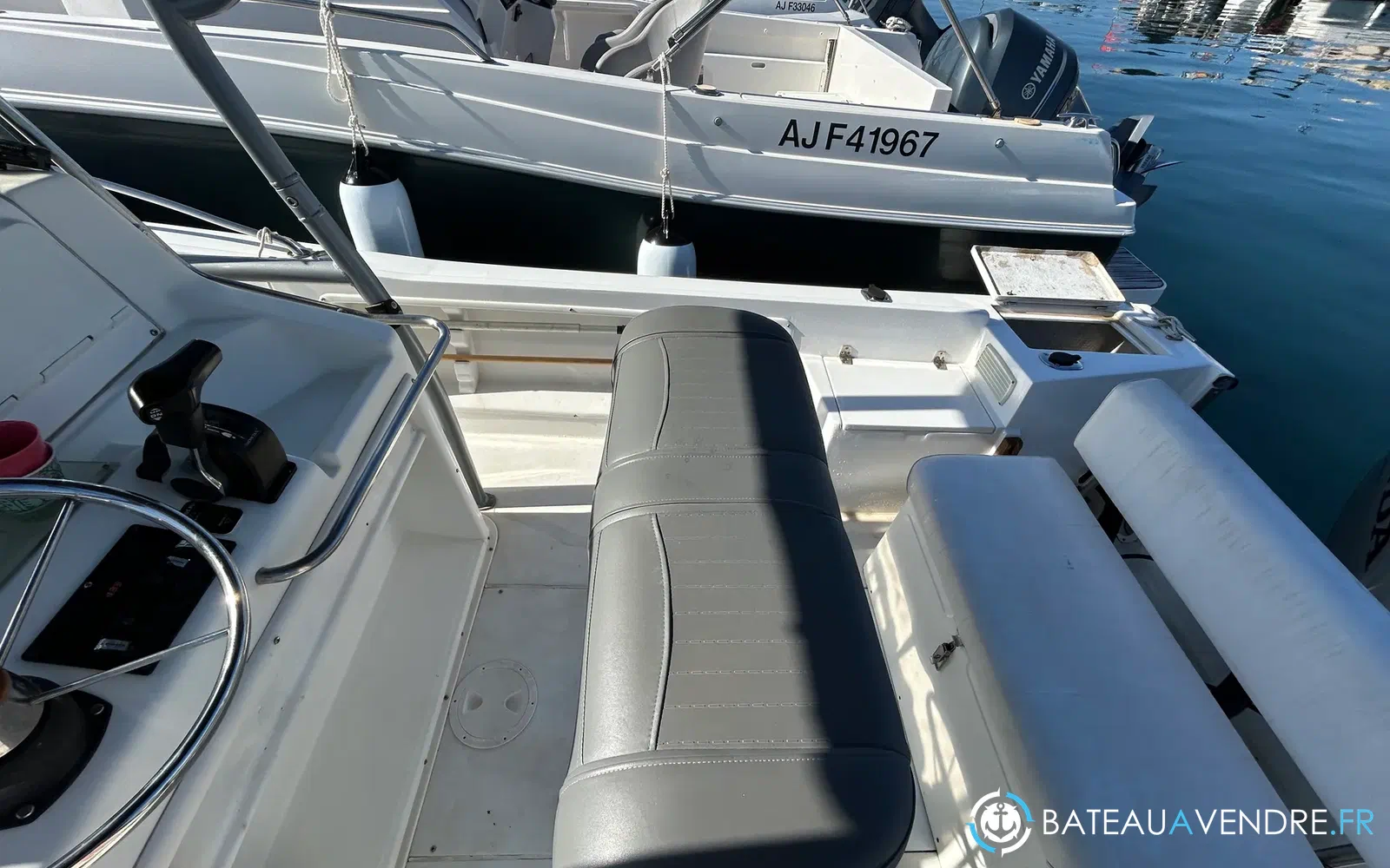 slider 7 Chris Craft Sea Hawk 213