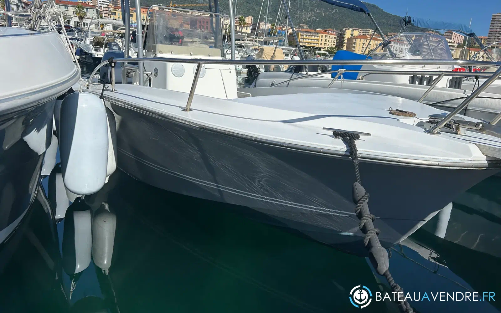 slider 1 Chris Craft Sea Hawk 213