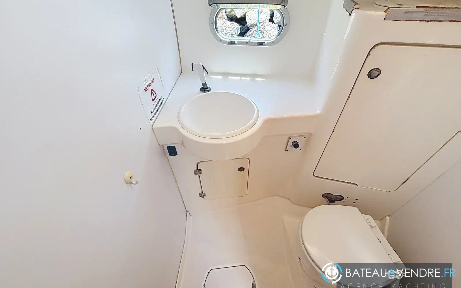 slider 11 Jeanneau Sun Odyssey 33