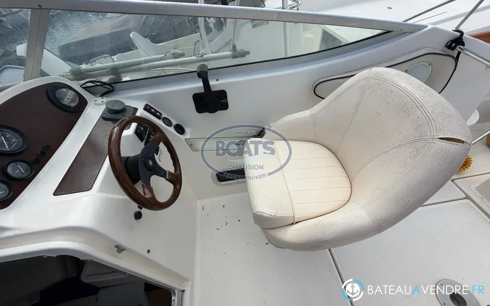 slider 7 Jeanneau Leader 705