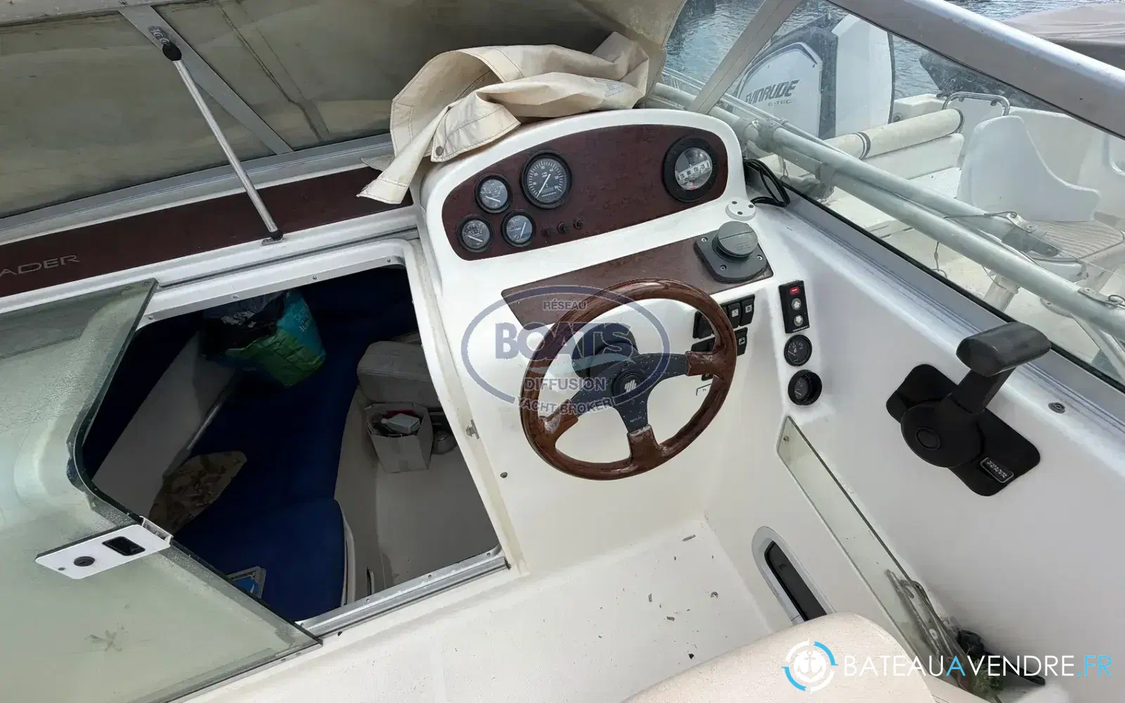 slider 8 Jeanneau Leader 705