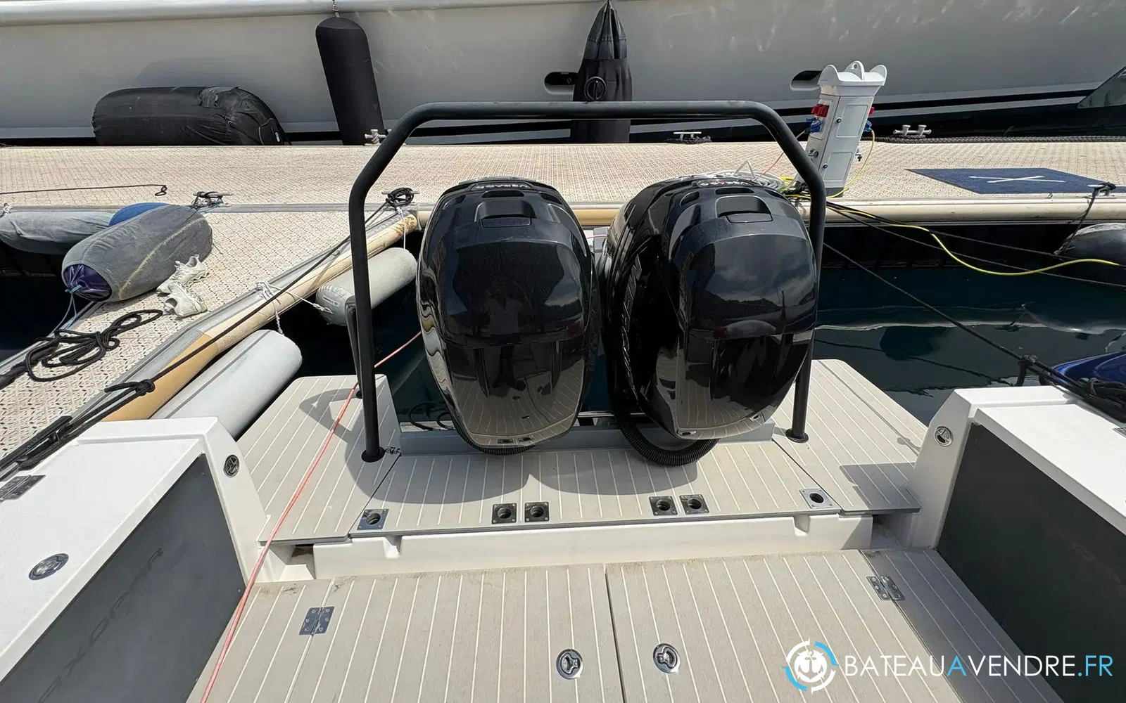 slider 9 Axopar 37 Suntop