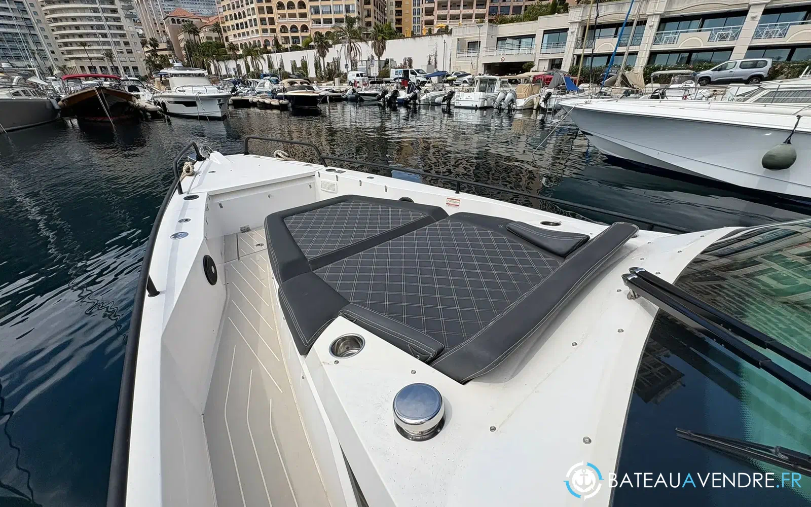 slider 4 Axopar 37 Suntop