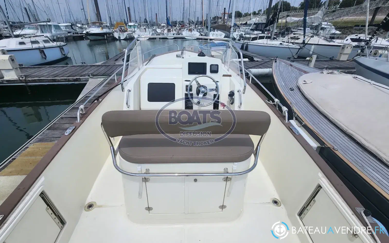 slider 1 Rhea 23 Open