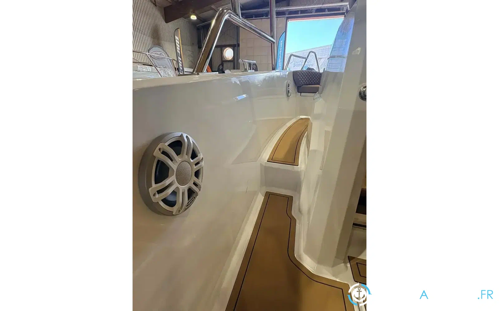 slider 16 Tardion Yachts T24 Spacedeck