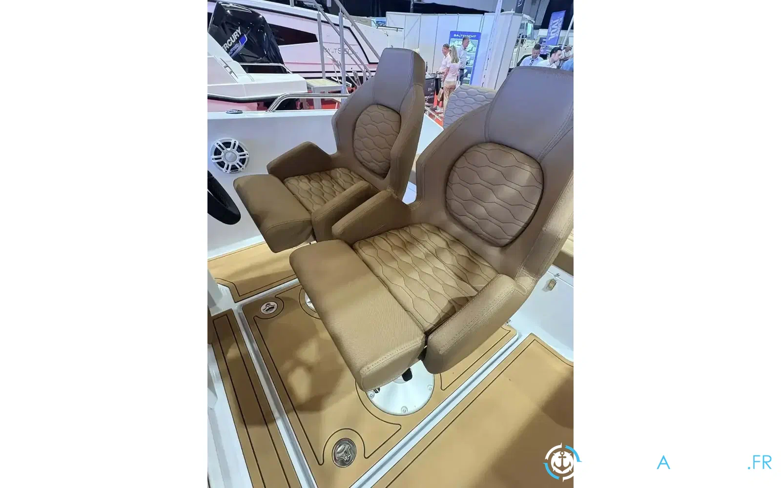 slider 18 Tardion Yachts T24 Spacedeck