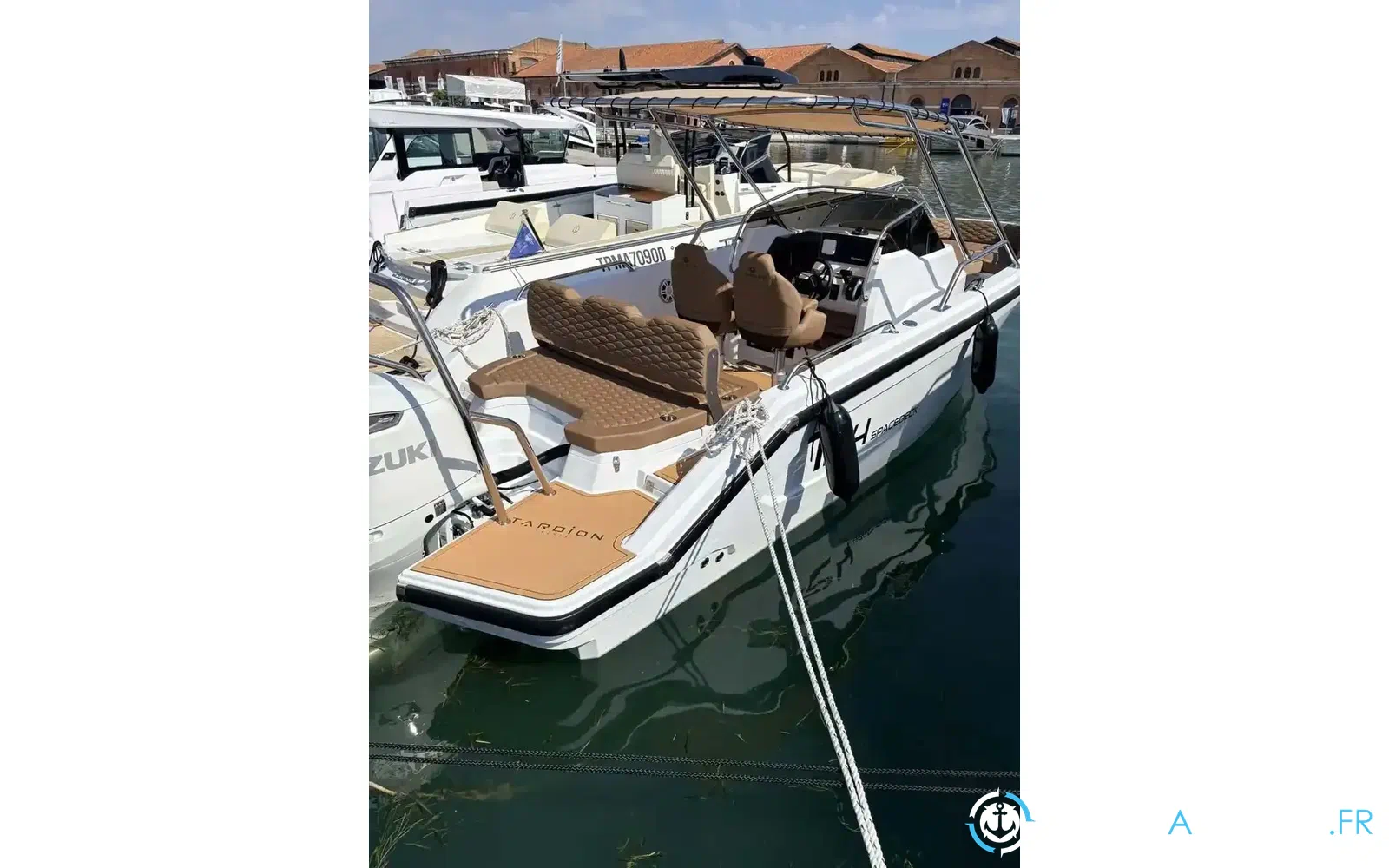 slider 3 Tardion Yachts T24 Spacedeck
