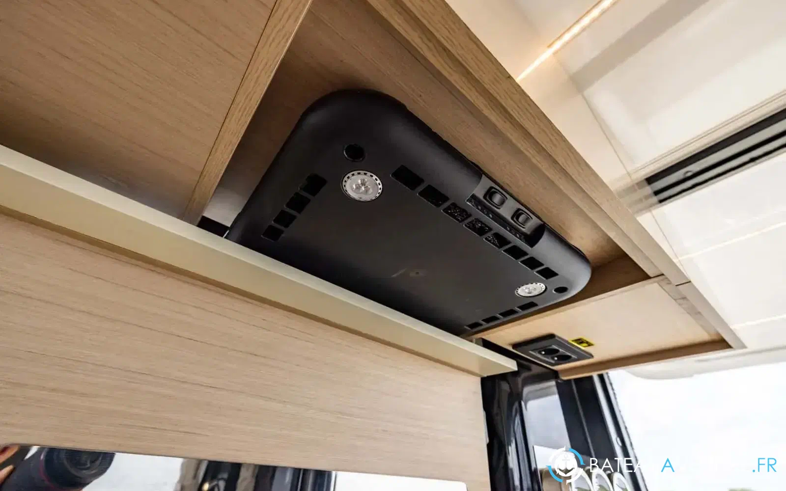 slider 24 Delphia 10 Sedan