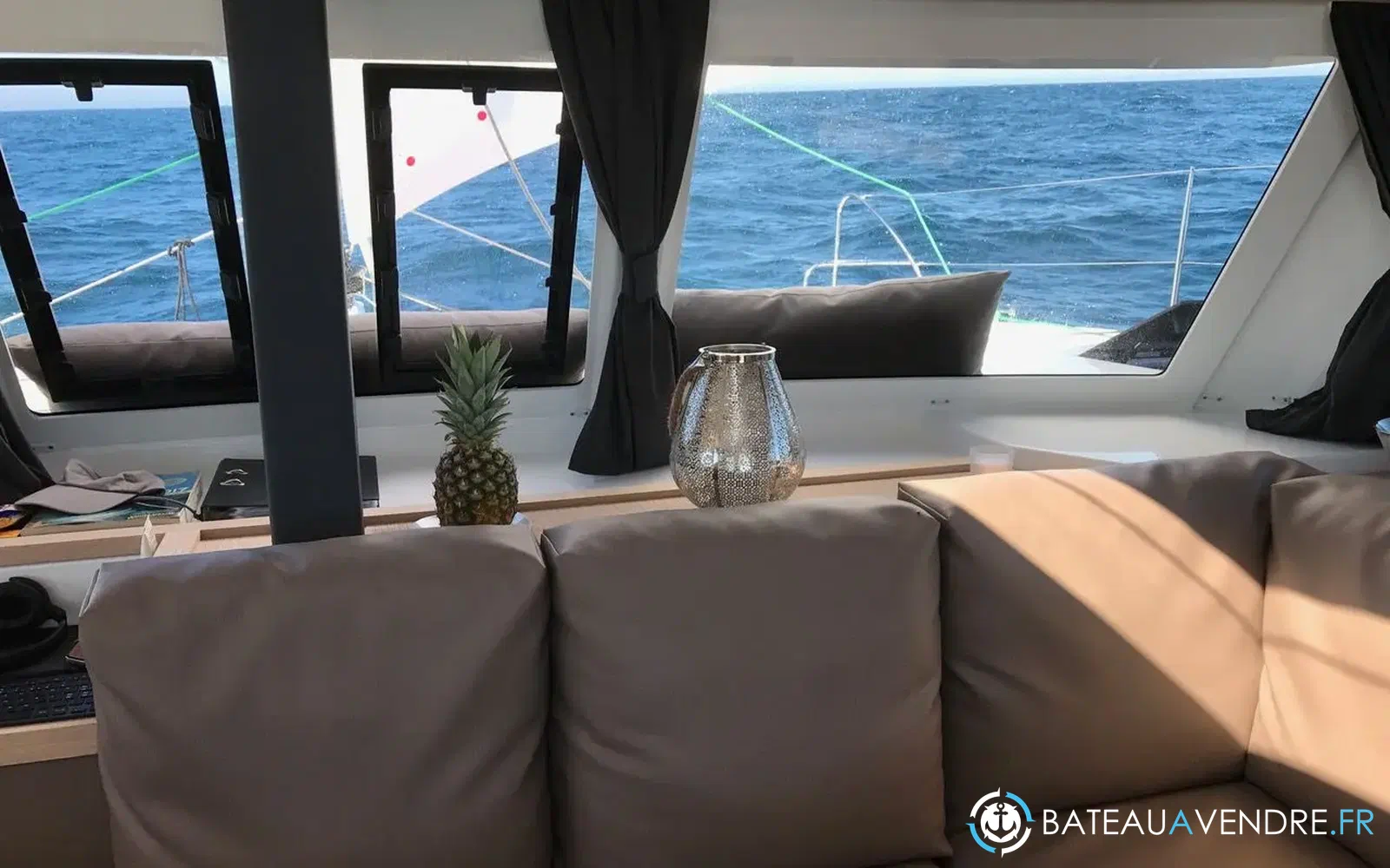 slider 11 Fountaine Pajot Lucia 40