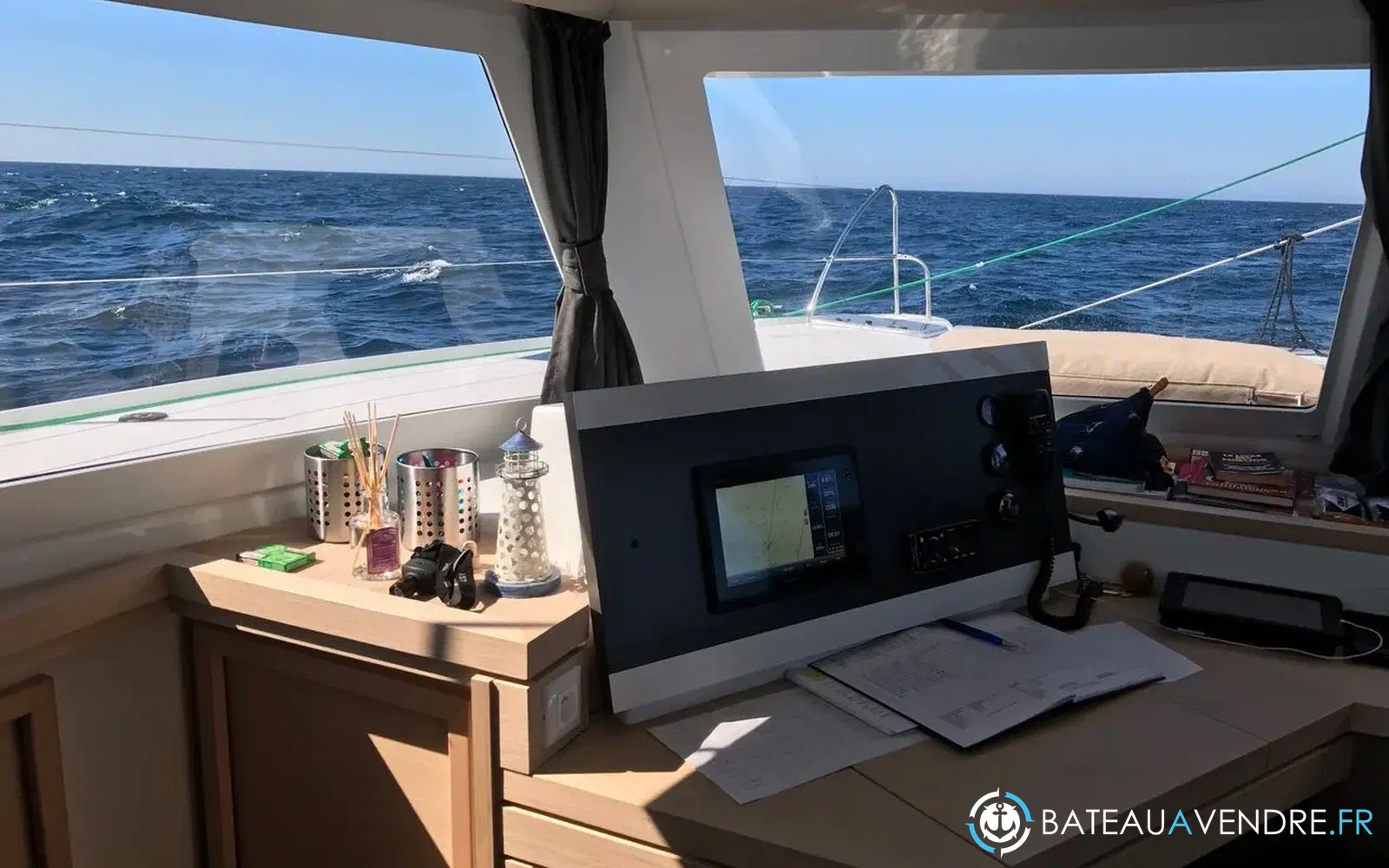 slider 12 Fountaine Pajot Lucia 40