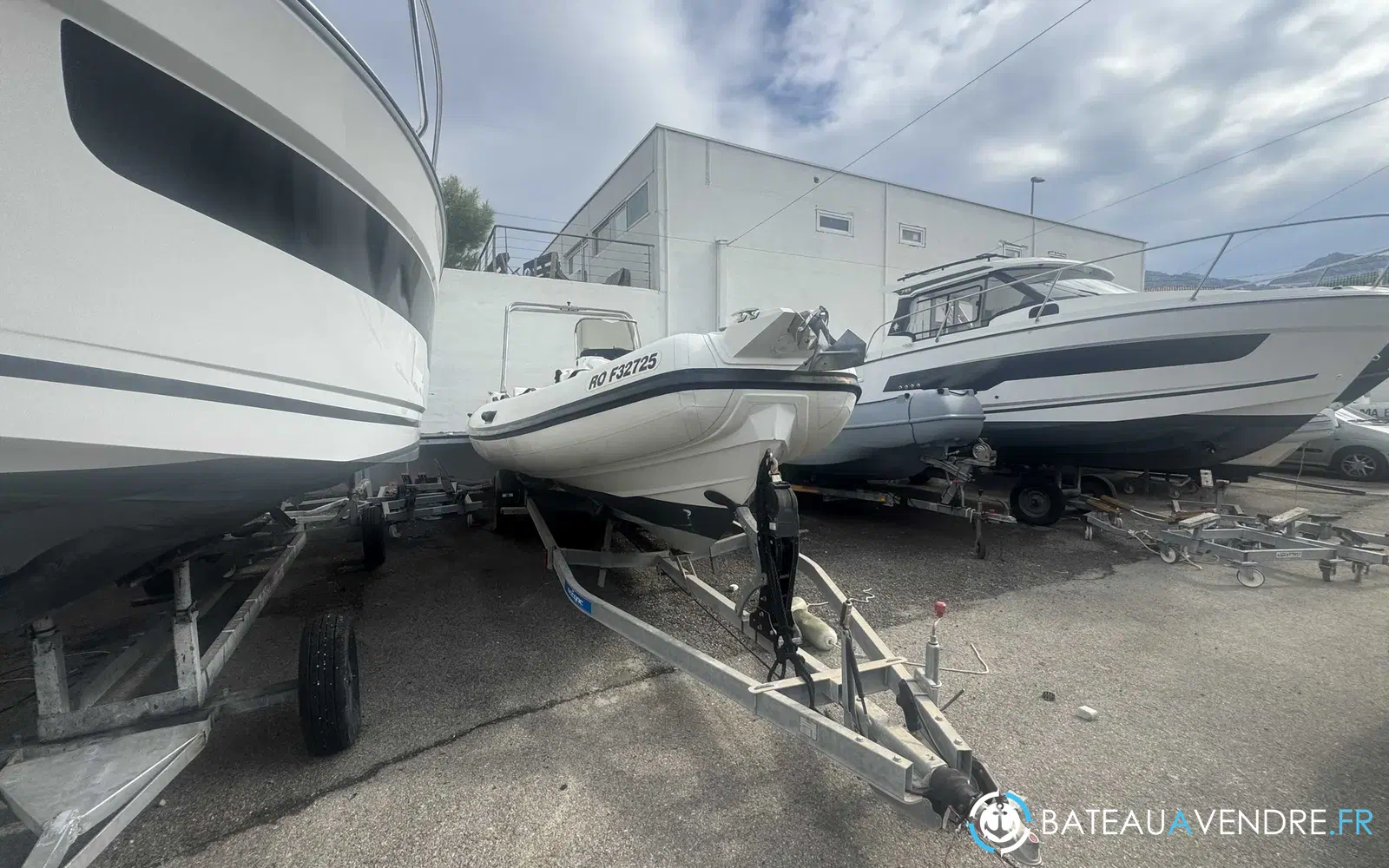 slider 0 Ranieri Cayman