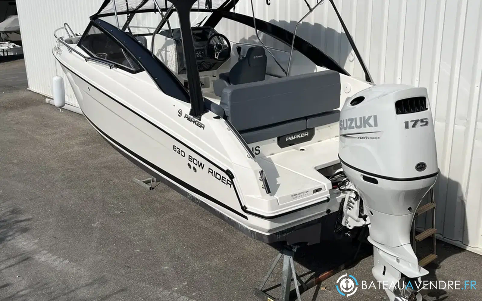slider 0 Parker 630 Bow Rider
