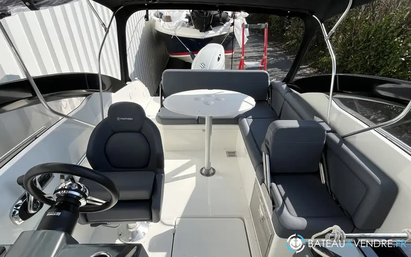slider 9 Parker 630 Bow Rider
